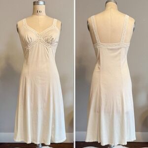 La Cie French Maid Ivory Nylon Lace Trim Full Slip Long Nightgown Sz 36 Coquette